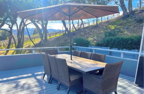 Geyserville House | Views, sauna, cold plunge, hot tub, cinema!