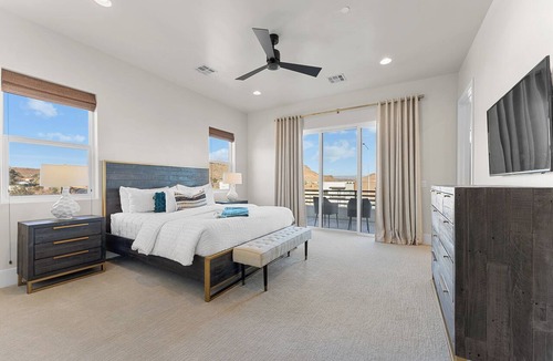Bloomington Condo | Villa #02 at Bloomington Country Club: Pool, Golf, Restaurant