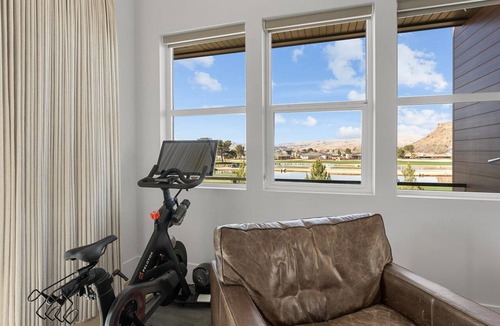 Bloomington Condo | Villa #20 at Bloomington Country Club: Pool, Golf, Restaurant