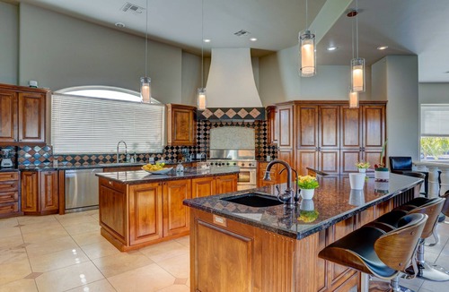 Sandahl House | Villa del Sol: Heated Pool, B-Ball & Guest House