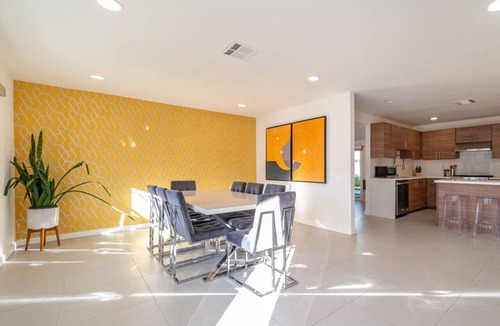 Vista Norte Cabin | Villa Mosaic | Vibrant Palm Springs Retreat