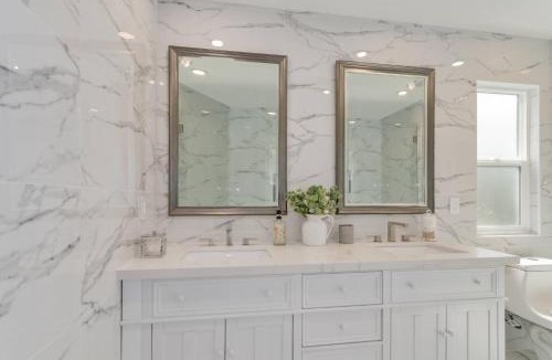 Davis House | Village Homes: Elegant Serene Retreat