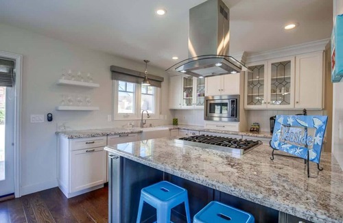 Village of La Jolla House | Village Life, walk to the village of La Jolla