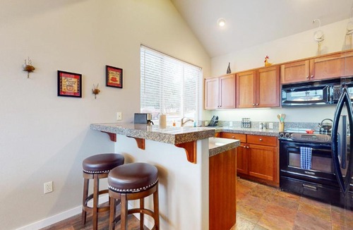 Redmond Apartment | Village Terrace