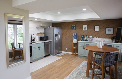 West Salem Apartment | Vineyard 1 bedroom apartment in West Salem - Gorgeous Views.