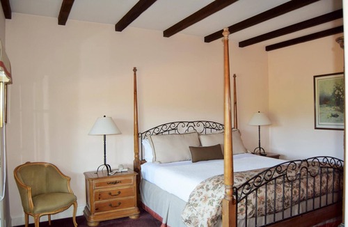 St. Helena House | Vineyard Country Inn