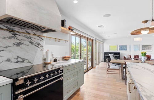 Freestone House | Vineyard Estate - Hot Tub, Fire Pit — Sleeps 8