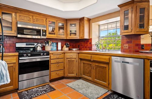 Templeton House | Vineyard Retreat in a Stunning Vineyard Setting and Views, Hot Tub, and More