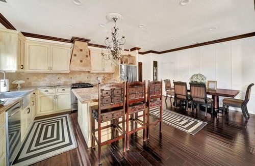 Murrieta House | Vino Villa Large home Sleeps 10! Large Salt water pool/spa