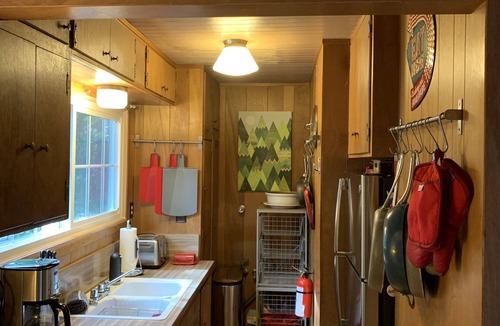 Tahoma Cabin | Vintage cozy cabin in Tahoma overlooking Sugar Pine Point Park