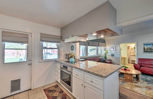 Las Vegas Cottage | Vintage Las Vegas Oasis < 3 Mi to the Strip!