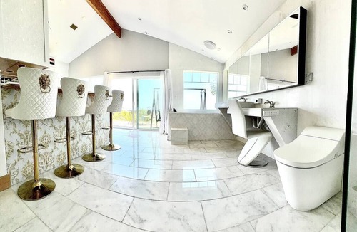 Morro Hills Bed & Breakfast | Vintoca Luxury Honeymoon Suite Farm Retreat