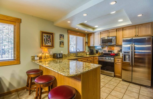 Sunriver House | VIRG04 - Close to the Deschutes, Large Deck, Ping Pong, Bikes, AC, Hot Tub