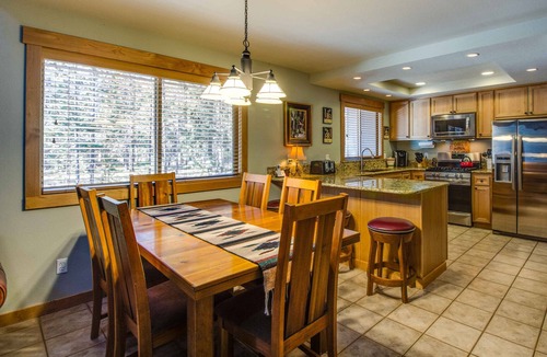 Sunriver House | VIRG04 - Close to the Deschutes, Large Deck, Ping Pong, Bikes, AC, Hot Tub