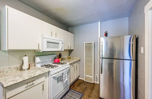 Visalia Cottage | Visalia Vacation Rental Near Sequoia National Park