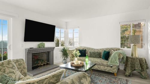 Sorrento Valley House | Vista del Sol by AvantStay
