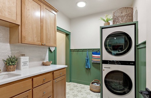 Medford House | Vista Pointe House-Family Friendly + Amazing Views