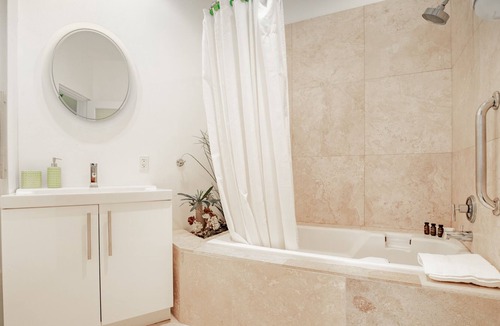Cave Creek House | Vista Verde by AvantStay | Isolated Villa w/ Putting Green, Pool, Fire pit!