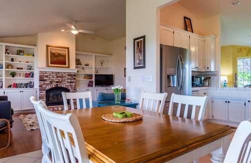 San Miguel House | Vista Vine Cottage-Vista Views of Olive Orchards and Vineyards for Miles!