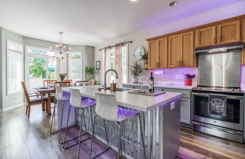 Five Corners House | VNC BNB: Luxury Living for Groups & Families