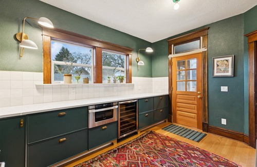 Mississippi District House | Voted best neighborhood, designer house, hot tub, steps from Mississippi Ave