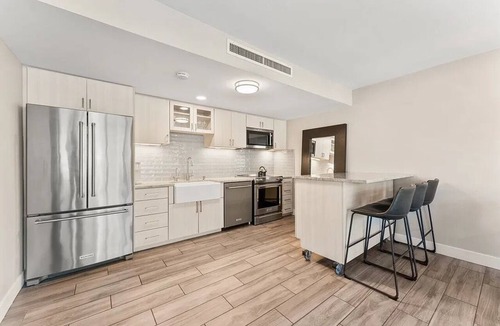 Marylhurst Condo | Wake Up to Water: Scenic 3BR Lakefront Retreat