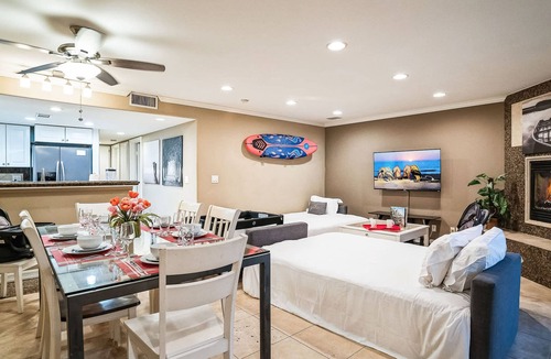Santa Ana Heights Apartment | Waking up in Your own 3BR Beach Home