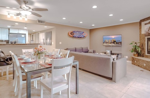 Santa Ana Heights Apartment | Waking up in Your own 3BR Beach Home