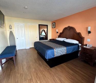 Sunrise Manor Hotel | Walden Motel