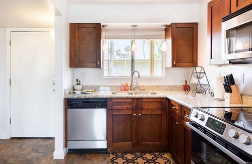 South Scottsdale Apartment | Walk 2 Old Town - Pool View Fashion Square