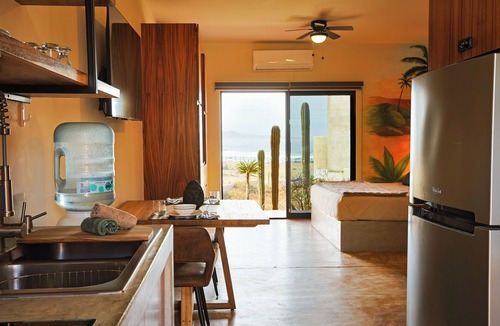 Cerritos Apartment | Walk-Out Surf Access - Beachfront, Los Cerritos