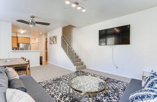 Richmond House | Walk to BART Station: Richmond Townhome w/Balcony
