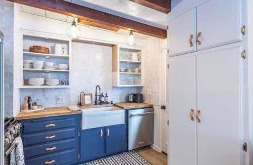 Corona del Mar House | Walk to Beach & Restaurants W/Jacuzzi, Amazing Location!