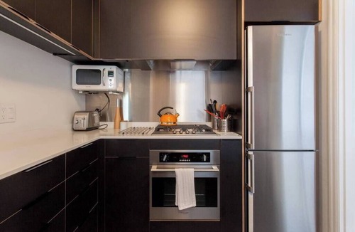 Belmont House | ★ Walk to Belmont - 2-bed/1-bath - Walk Score: 95!