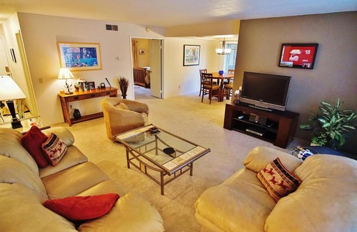 Cloisters House | Walk to Fashion Park! Phoenix Abode w/Pool Access