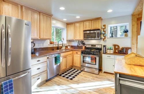Twain Harte House | Walk to Golf, Lake: Twain Harte Cabin w/Fireplace