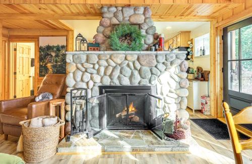 Twain Harte House | Walk to Golf, Lake: Twain Harte Cabin w/Fireplace