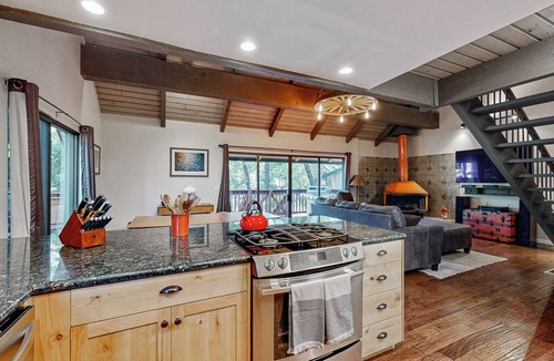 Twain Harte Cabin | Walk to Golf & Restaurants: Serene Twain Harte Gem