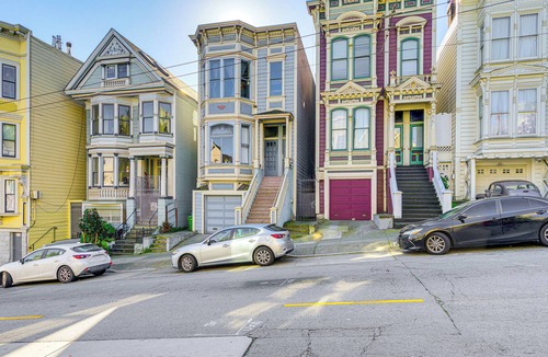 Lower Haight Apartment | Walk to Haight-Ashbury: Cozy Apartment w/Jukebox!