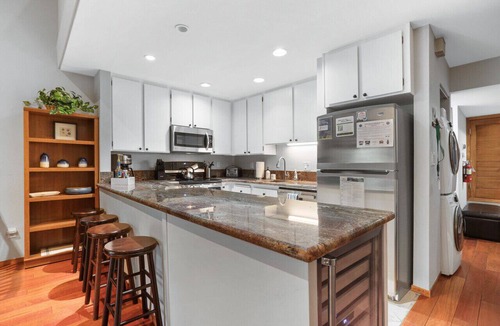 Carnelian Woods Condo | Walk to Lake Tahoe - Pet-Friendly Cabin - Sleeps 7, Kids Welcome