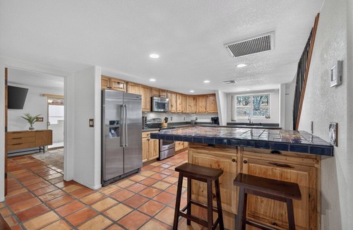 Sierra Vista Southeast House | Walk to Ramsey Canyon Preserve | The Thomas House