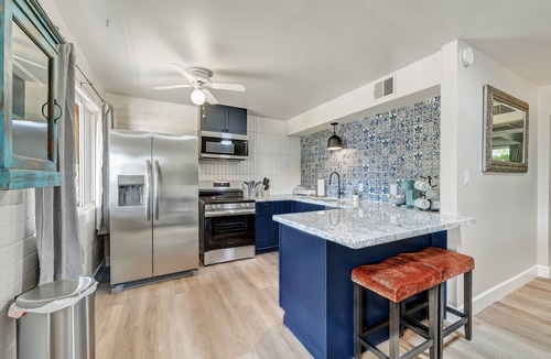 Cave Creek Vista Apartment | Walk to Shops Restaurants Coffee Live Music