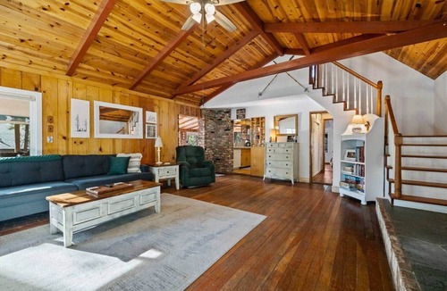 Twain Harte House | Walk to town, Lake access, Pet Friendly, King bed