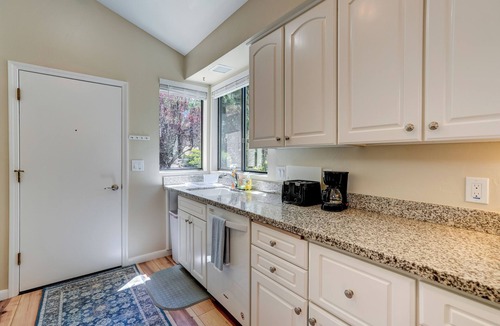Hidden Valley Ranch House | Walk to Trails, Pool, Tennis, Pickleball, 2-Car Garage, A/C, Fenced Backyard