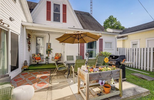West Liberty House | Walkable Group Getaway w/Bikes in West Liberty!