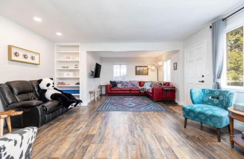 Cottonwood Heights House | Wasatch Cottonwood Canyons Cottage-HotTub PoolTable Skier's Dream