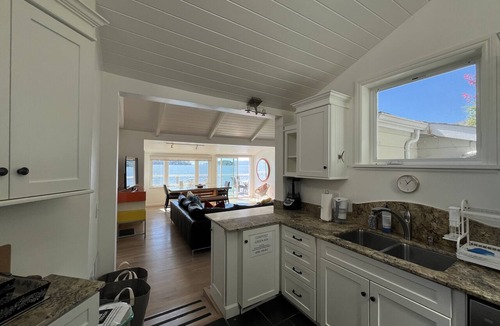 San Rafael House | WATERFRONT BAY HOUSE, SPECTACULAR VIEWS!