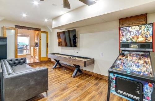 Upper Lake House | Waterfront Clear Lake Home w/Game Room & Deck!