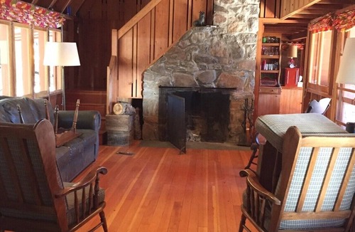 Klamath Falls Cabin | Waterfront West side Lake of the Woods, Or cabin for rent Aug 12-19