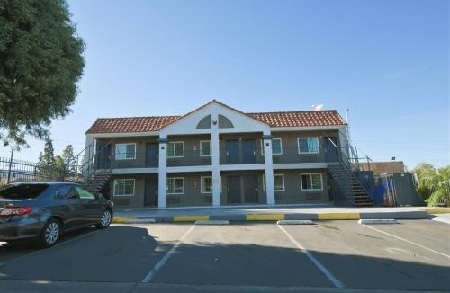 Corona Hotel | Welcome Inn Corona